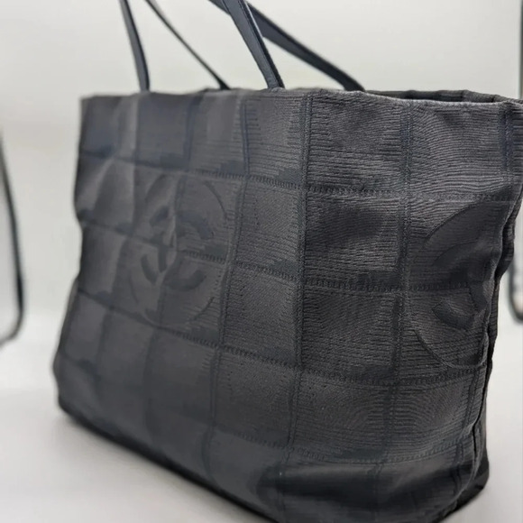 Chanel Black Quilted Tote Bag - Picture 1 of 14
